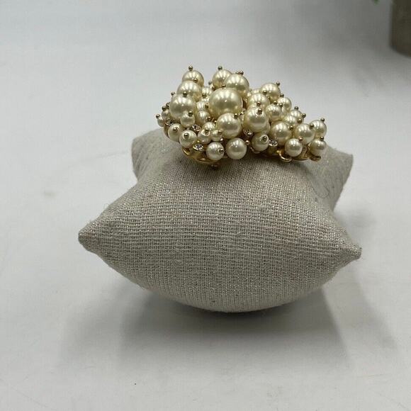 Carolee Vintage Signed Lux Gold Tone Lg Cluster Faux Pearl Crystal Heart Brooch - Picture 3 of 9